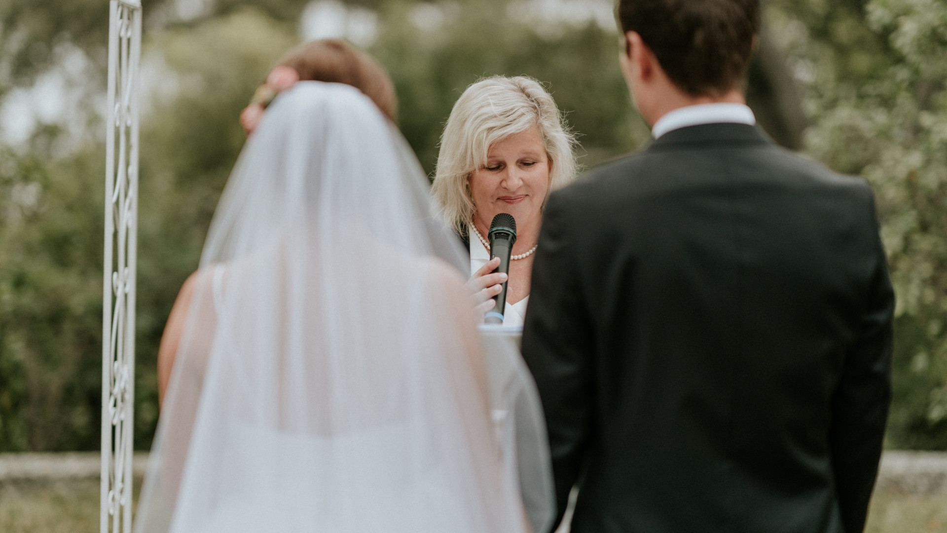 Marriage Celebrant, Melrose Memorable Moments, Licensed Celebrant Julie Rynne